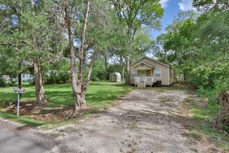 11913 25th St in Santa Fe, TX - Foto de edificio - Building Photo