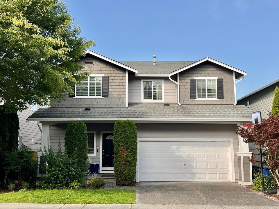 20411 124th Ave NE in Bothell, WA - Foto de edificio