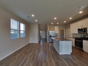 5010 Saddle Clb Dr in Georgetown, TX - Building Photo - Building Photo