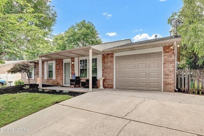 4512 Hooks Ln in Knoxville, TN - Building Photo - Building Photo