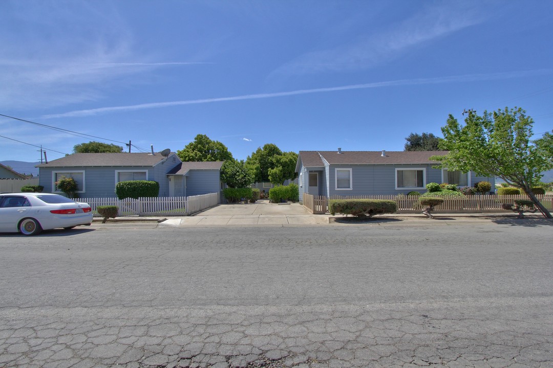 947 Center St in Gonzales, CA - Building Photo