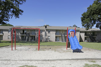 Jacksonville Heights Apartments Homes in Jacksonville, FL - Foto de edificio - Building Photo