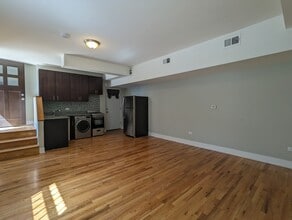 910 W George St, Unit #910-GDN in Chicago, IL - Building Photo - Building Photo
