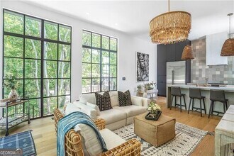 1008 Albion Ave NE, Unit CARRIAGE HOU in Atlanta, GA - Building Photo - Building Photo