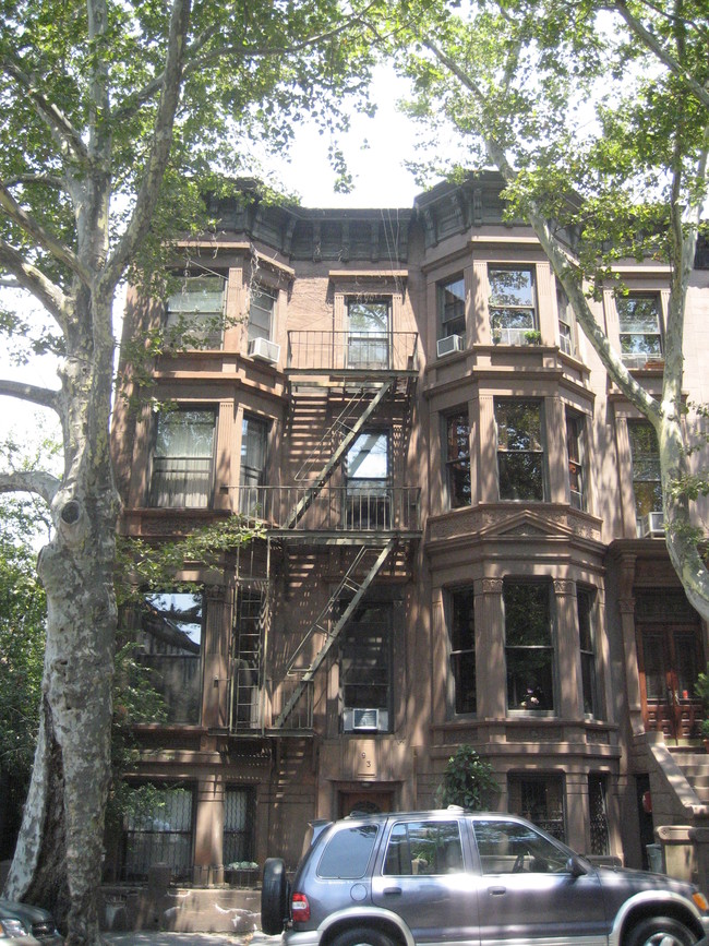 93 Saint Johns Pl in Brooklyn, NY - Foto de edificio - Building Photo