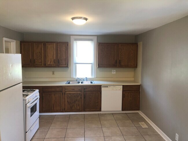 950 Eureka Rd, Unit 2