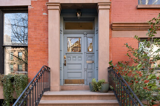 242 Henry St in Brooklyn, NY - Building Photo - Building Photo