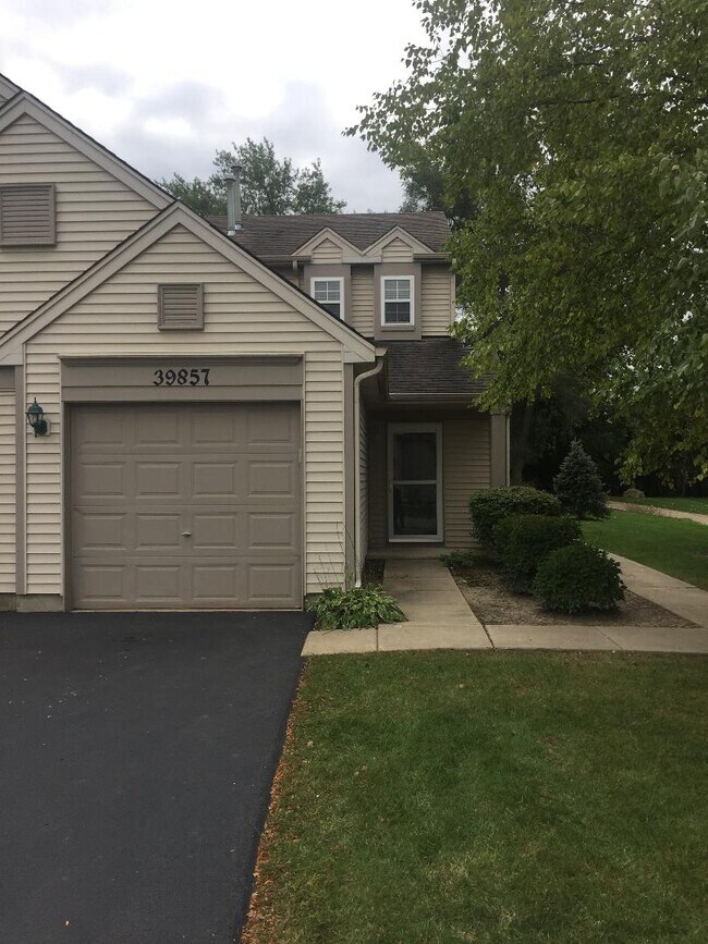 39857 N Long Dr Rentals in Antioch, IL