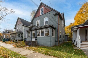 1314 Oak St in Kalamazoo, MI - Building Photo