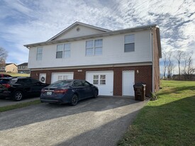 1065 B Brandy Lane in Richmond, KY - Building Photo