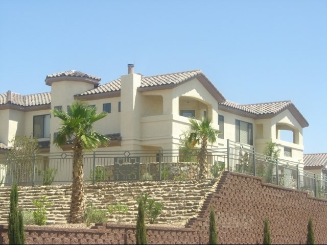 Ridge at Organ Vista in Las Cruces, NM - Building Photo