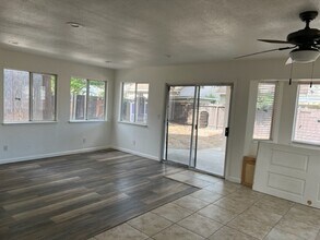 2 Nikki Ct in Elk Grove, CA - Building Photo - Building Photo