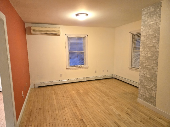 41 Pine St in Rochester, NH - Building Photo - Building Photo