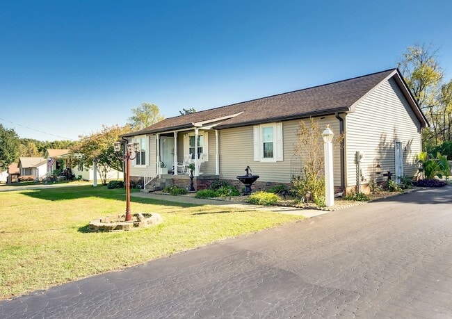 property at 808 Water View Terrace