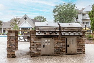 Whitehall Estates in Charlotte, NC - Building Photo - Building Photo