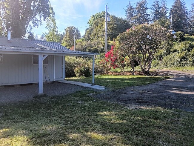 93712 Mallard Ln in North Bend, OR - Building Photo - Building Photo