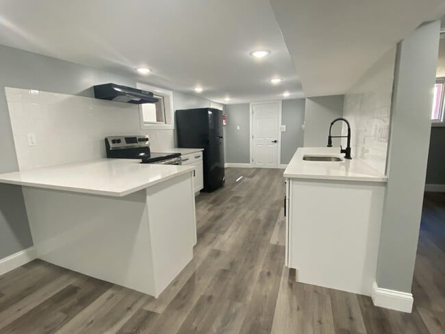 property at 24 W 35th St