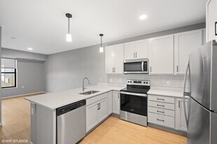 Lago Apartments in Minneapolis, MN - Building Photo