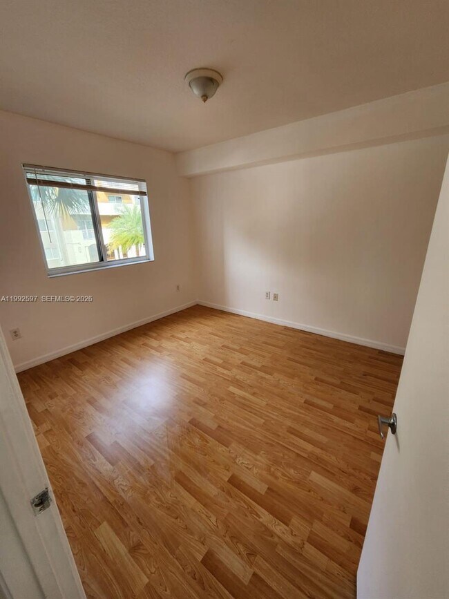 11060 SW 196th St in Cutler Bay, FL - Building Photo - Building Photo