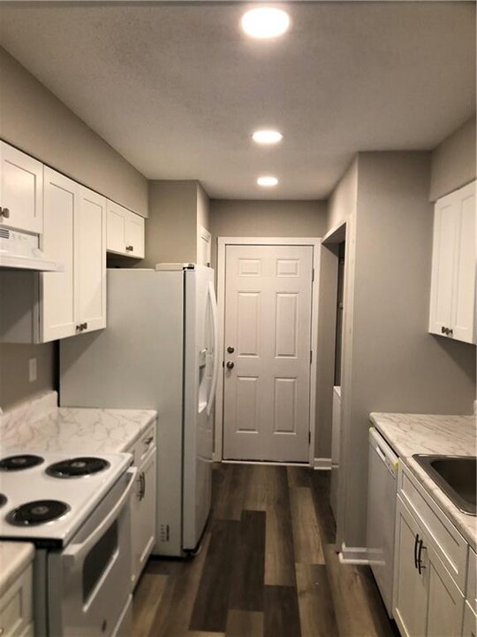 188 Rue Fontaine in Stonecrest, GA - Building Photo