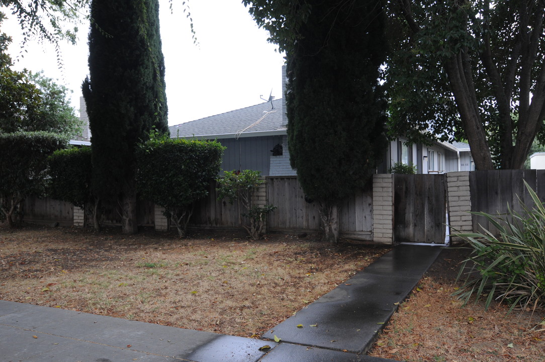 1337-1339 Essex Way in San Jose, CA - Foto de edificio