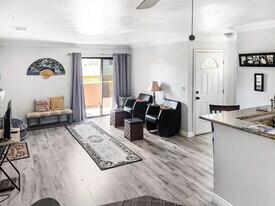 4050 Pacific Harbors Dr in Las Vegas, NV - Building Photo