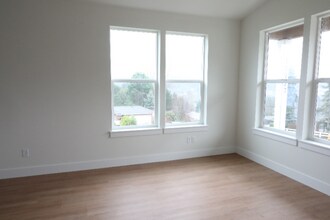 12919 SE Ridgecrest Rd in Happy Valley, OR - Building Photo - Building Photo