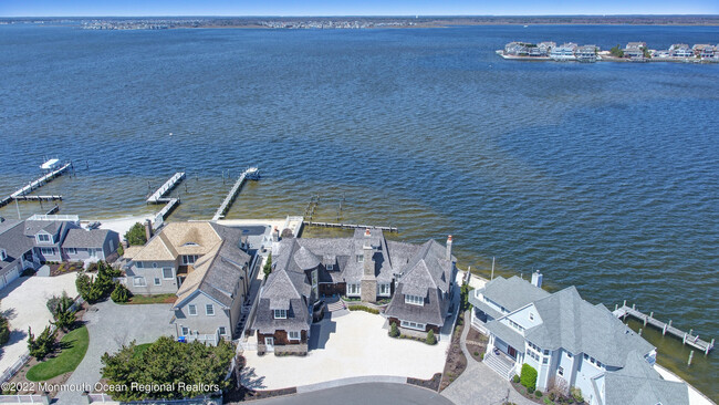 459 Normandy Dr in Mantoloking, NJ - Foto de edificio - Building Photo