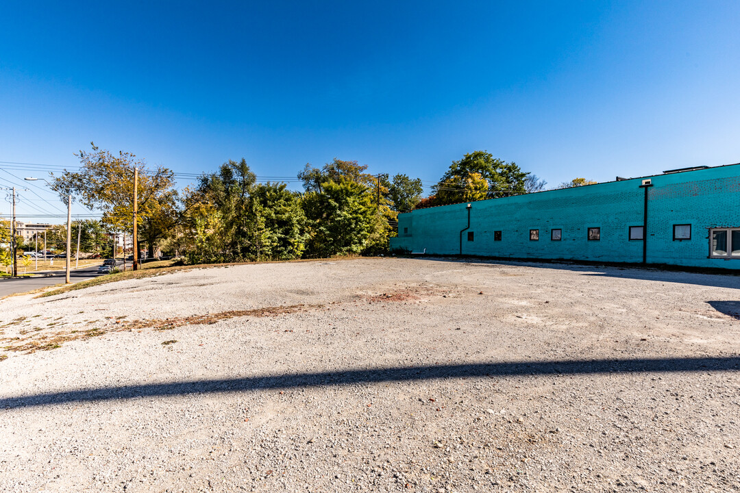 2702-2706 Troost Ave in Kansas City, MO - Building Photo