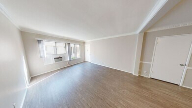FREE RENT! BEAUTIFUL 2 BDRM / 1 BATH APT. in Valley Village, CA - Building Photo - Interior Photo