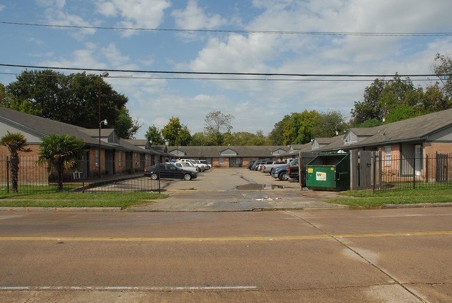 The Oxford Apartments in Houston, TX - Building Photo - Building Photo