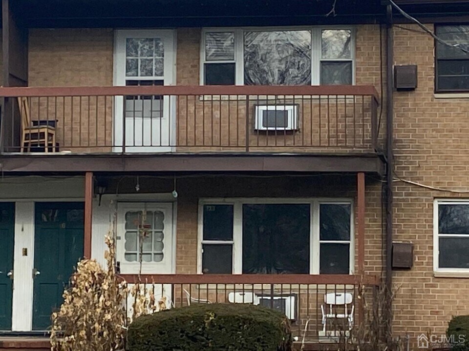 55 Gill Ln-Unit -46 in Iselin, NJ - Building Photo