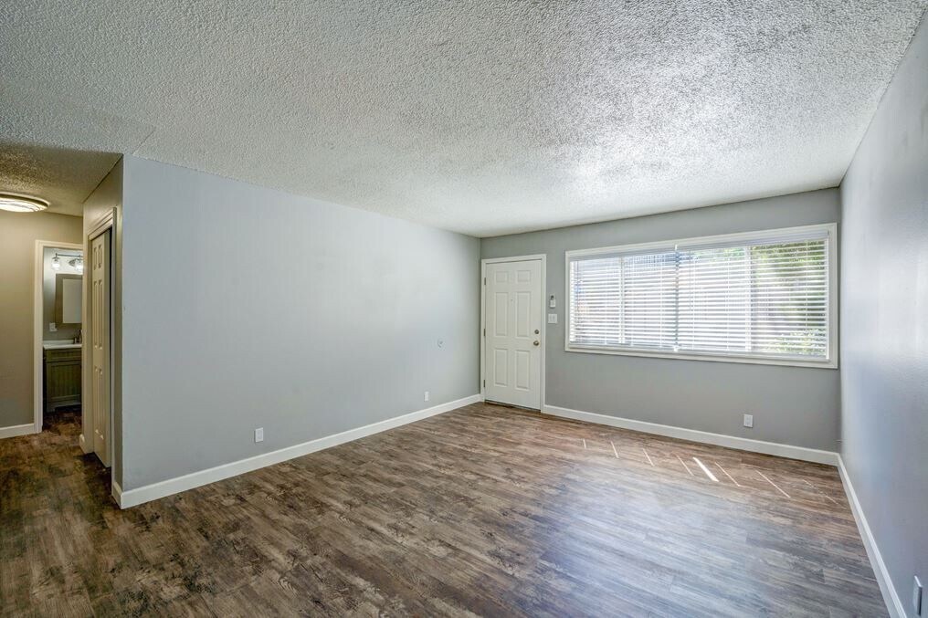 Juniper Garden Apartments in Redding, CA - Foto de edificio
