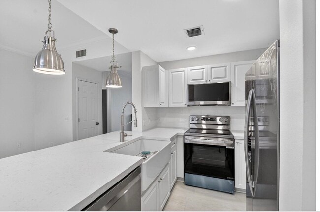 695 Hibiscus St in West Palm Beach, FL - Building Photo - Building Photo