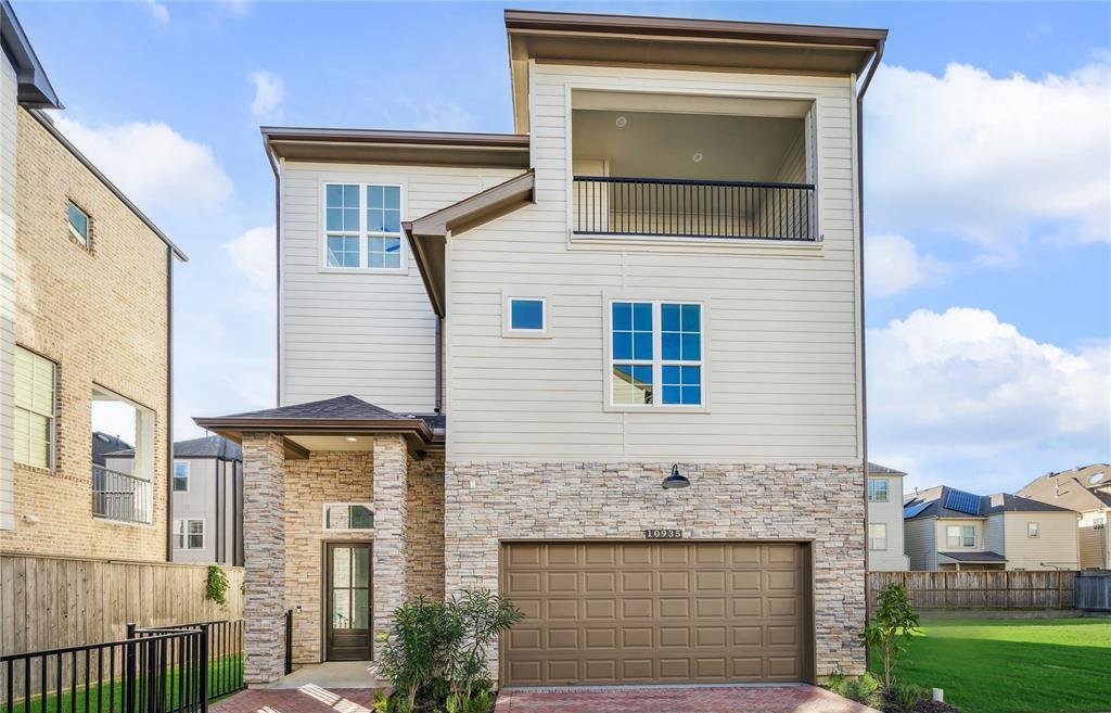 10935 Brookeshire Chase Ln in Houston, TX - Building Photo