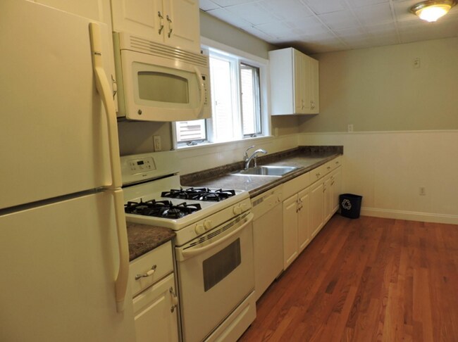35 Speridakis Ter, Unit 2 in Cambridge, MA - Building Photo - Building Photo