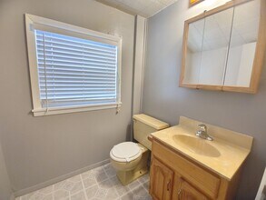 918 N Oak St in Bloomington, IL - Building Photo - Building Photo