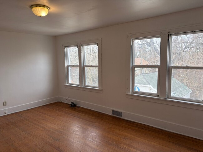 1056 Berwick Blvd in Pontiac, MI - Building Photo - Building Photo