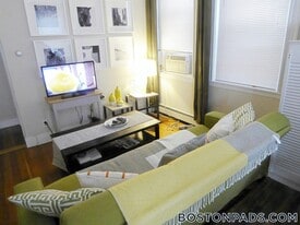 20 Moon St, Unit 4 in Boston, MA - Building Photo