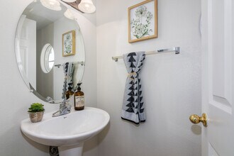 411 Canyon Ct in Vallejo, CA - Building Photo - Building Photo