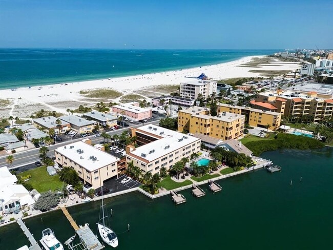 10265 Gulf Blvd in Treasure Island, FL - Building Photo - Building Photo