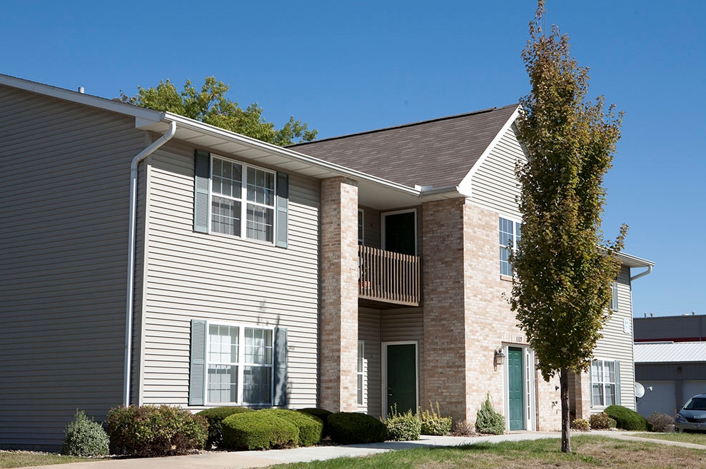 Covington Court Apartments in Peoria, IL - Foto de edificio