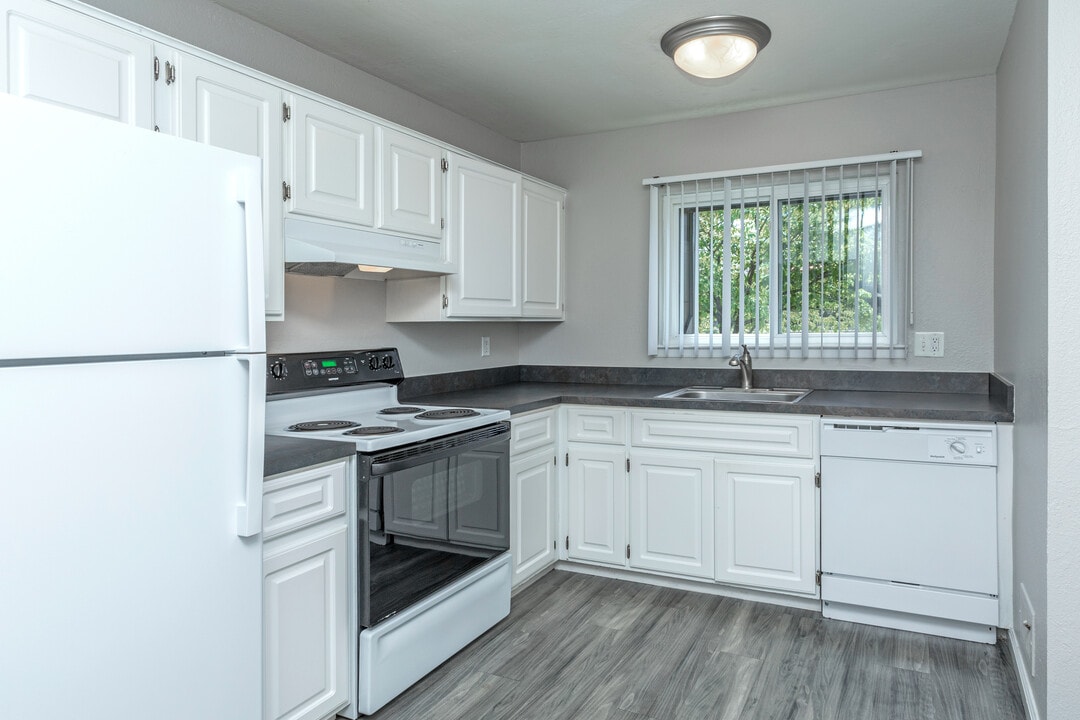 Essex At Hampton in Rochester Hills, MI - Foto de edificio