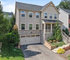 118 Hamilton Dr in Wexford, PA - Building Photo