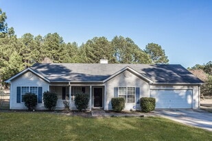 565 Jackson Lake Rd in Mcdonough, GA - Building Photo