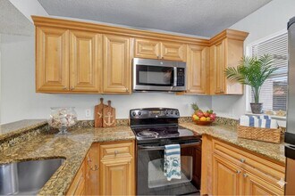 1701 Balfour Point Dr in Royal Palm Beach, FL - Building Photo - Building Photo