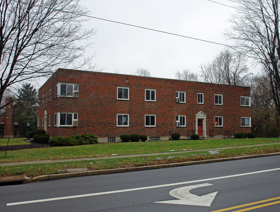 401 Patterson Rd in Dayton, OH - Building Photo