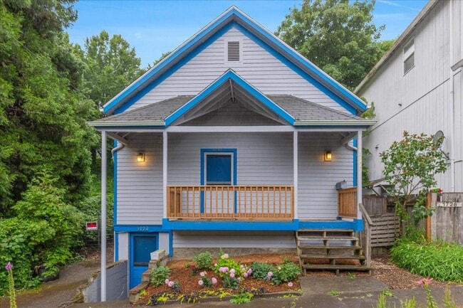 property at 1722 SW Market St