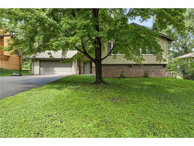 property at 11220 Red Fox Dr N