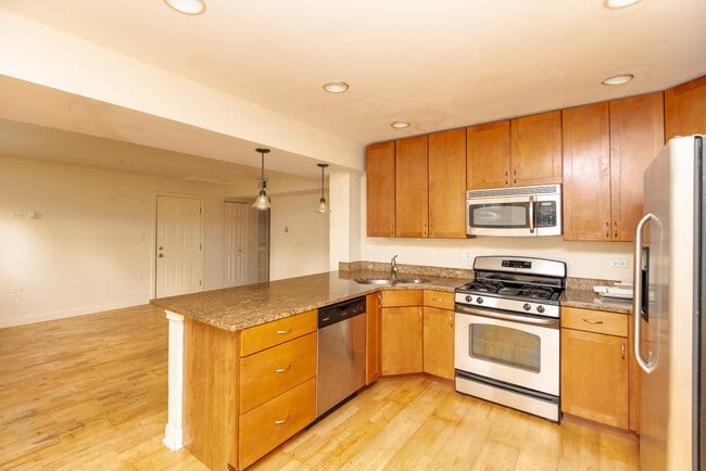 6301 N Francisco Ave in Chicago, IL - Building Photo - Building Photo